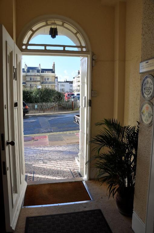 Adelaide House Hotel Luton  Ngoại thất bức ảnh