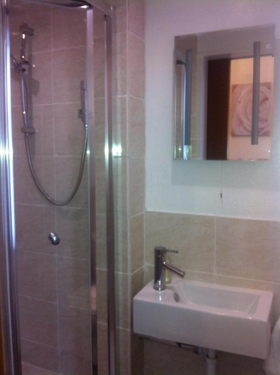 Adelaide House Hotel Luton  Phòng bức ảnh